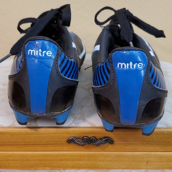 Mitre Cleats - Picture 4 of 6